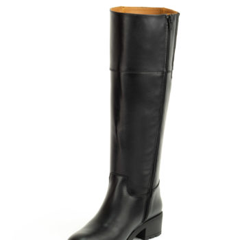 botas negras altas piel caña ancha piso de goma